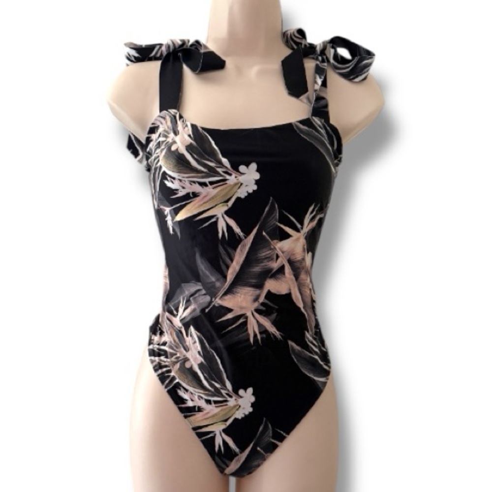 Beach Riot Tie Shoulder One Piece Swimsuit Size Medium NWT